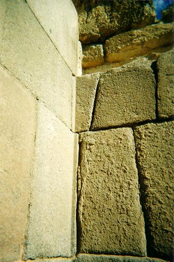 Khafre Valley Temple - note the blocks cut around the corner!